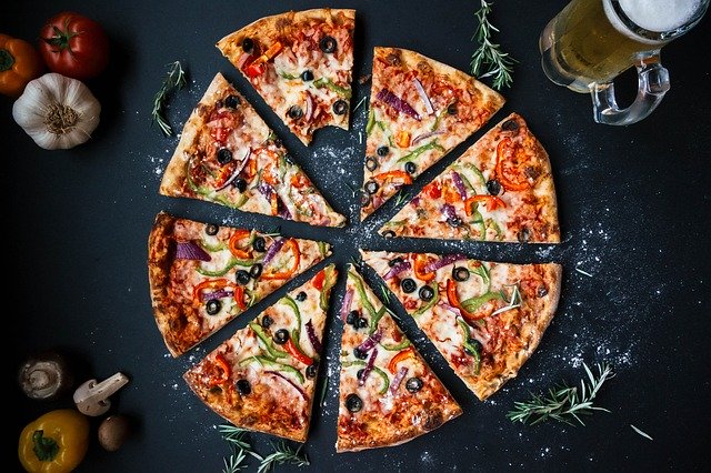 Pizza Bild2 geschnittene Pizza