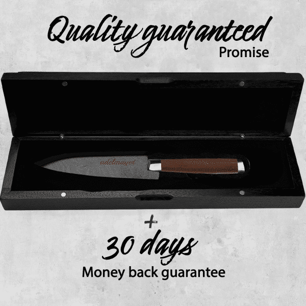 Chef's knife with guarantee in presentation box.
